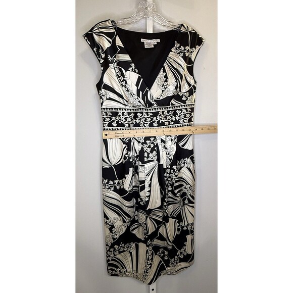 Maggy London Women’s Size 6 Black White Floral Print Sheath Dress Cap - Picture 6 of 8